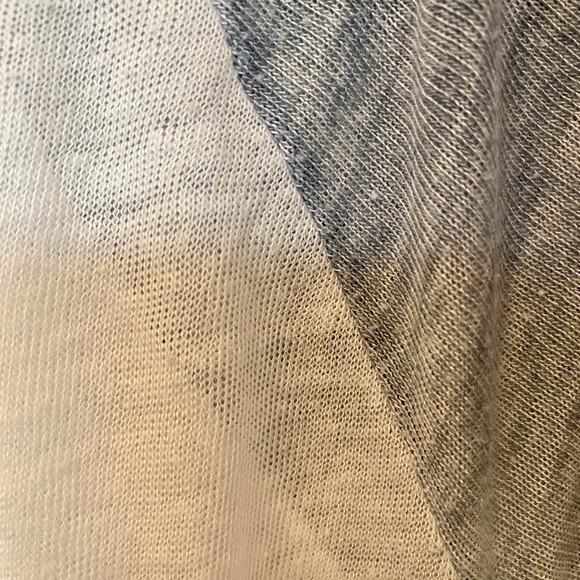 American Eagle Oversized Grey and White T-Shirt Extra Soft Size XS - Picture 3 of 4